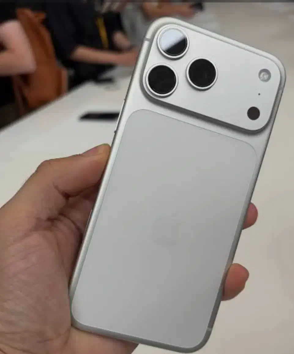 17 پرو مکس512|موبایل|قروه, |دیوار