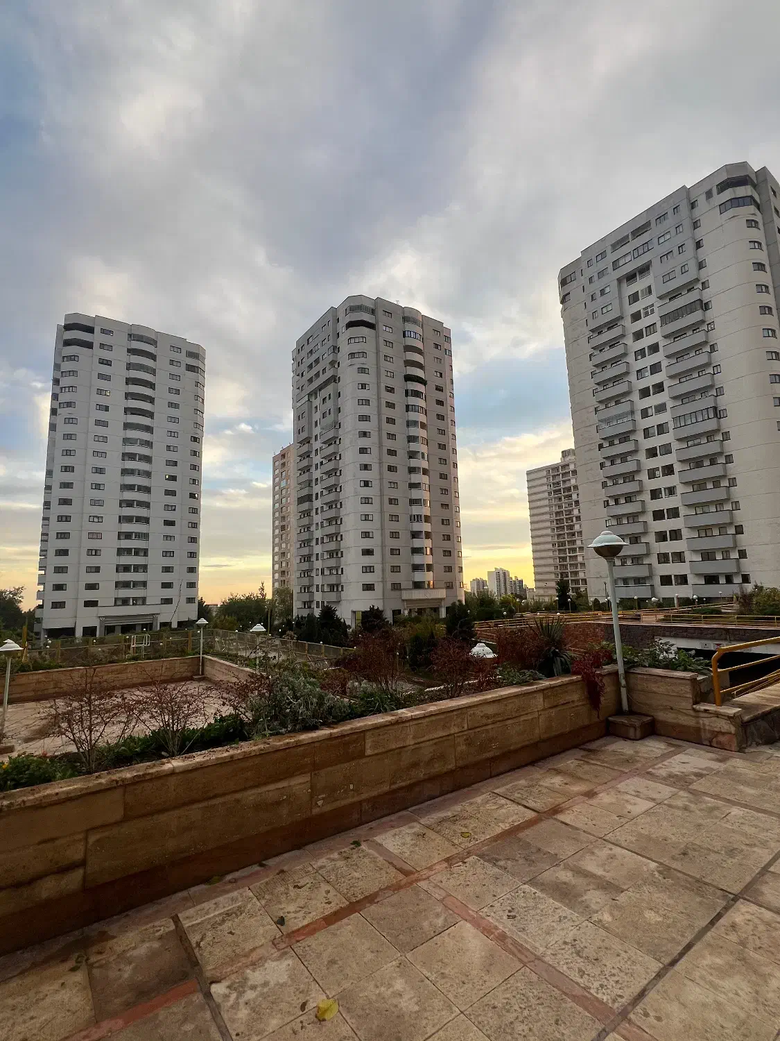 ۲۵۵ متر برج هرمزان بازسازی شده ۲ پارکینگ|اجارهٔ آپارتمان|تهران, شهرک غرب|دیوار