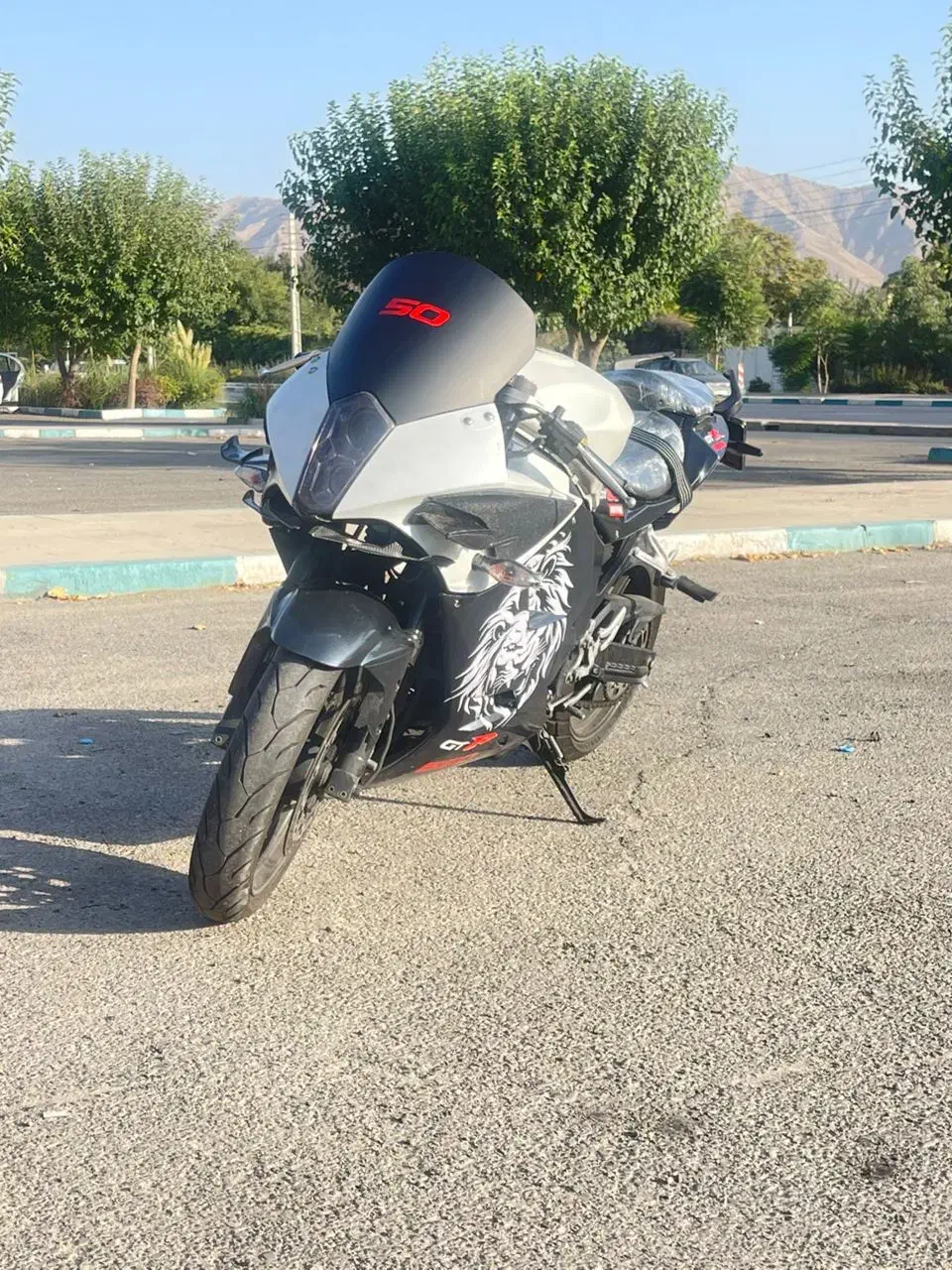 هیوسانگ ۲۵۰ نیوفیس ۹۴|موتورسیکلت|تهران, مینابی|دیوار