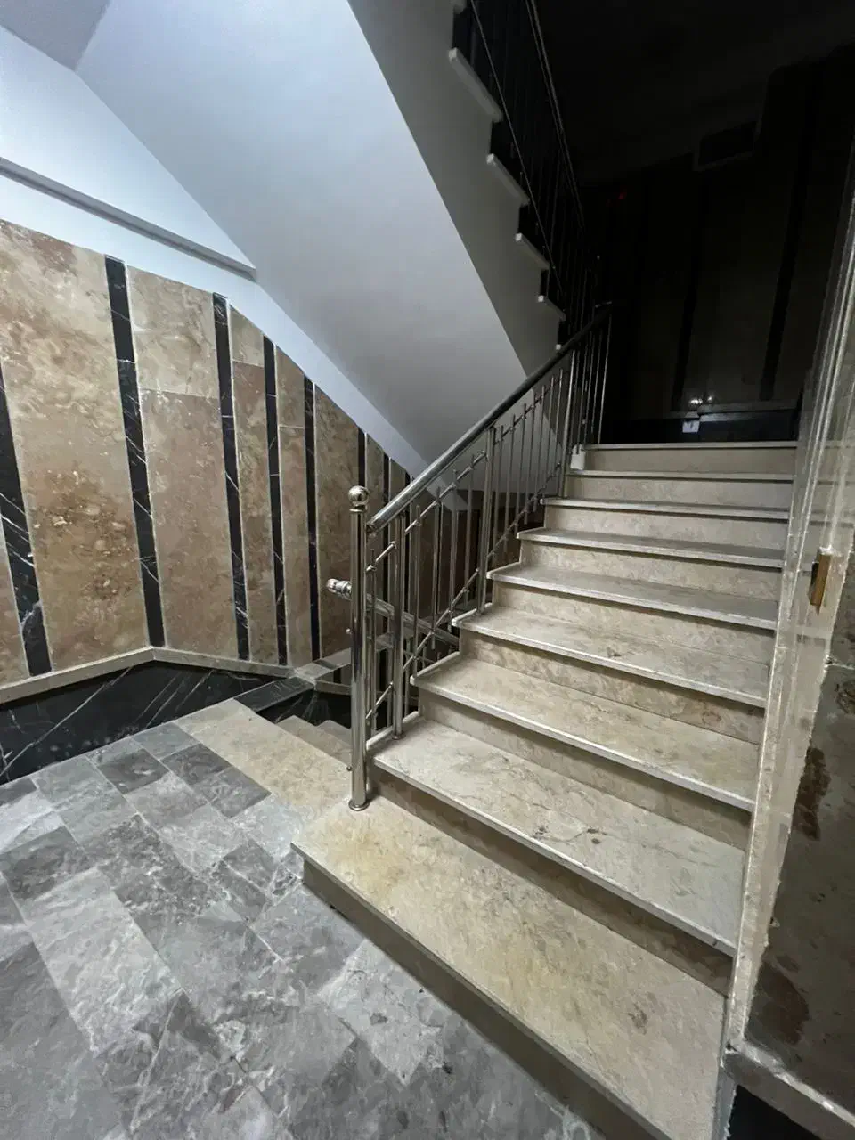 ۱۵۰ متر تک واحدی نوساز لارستان