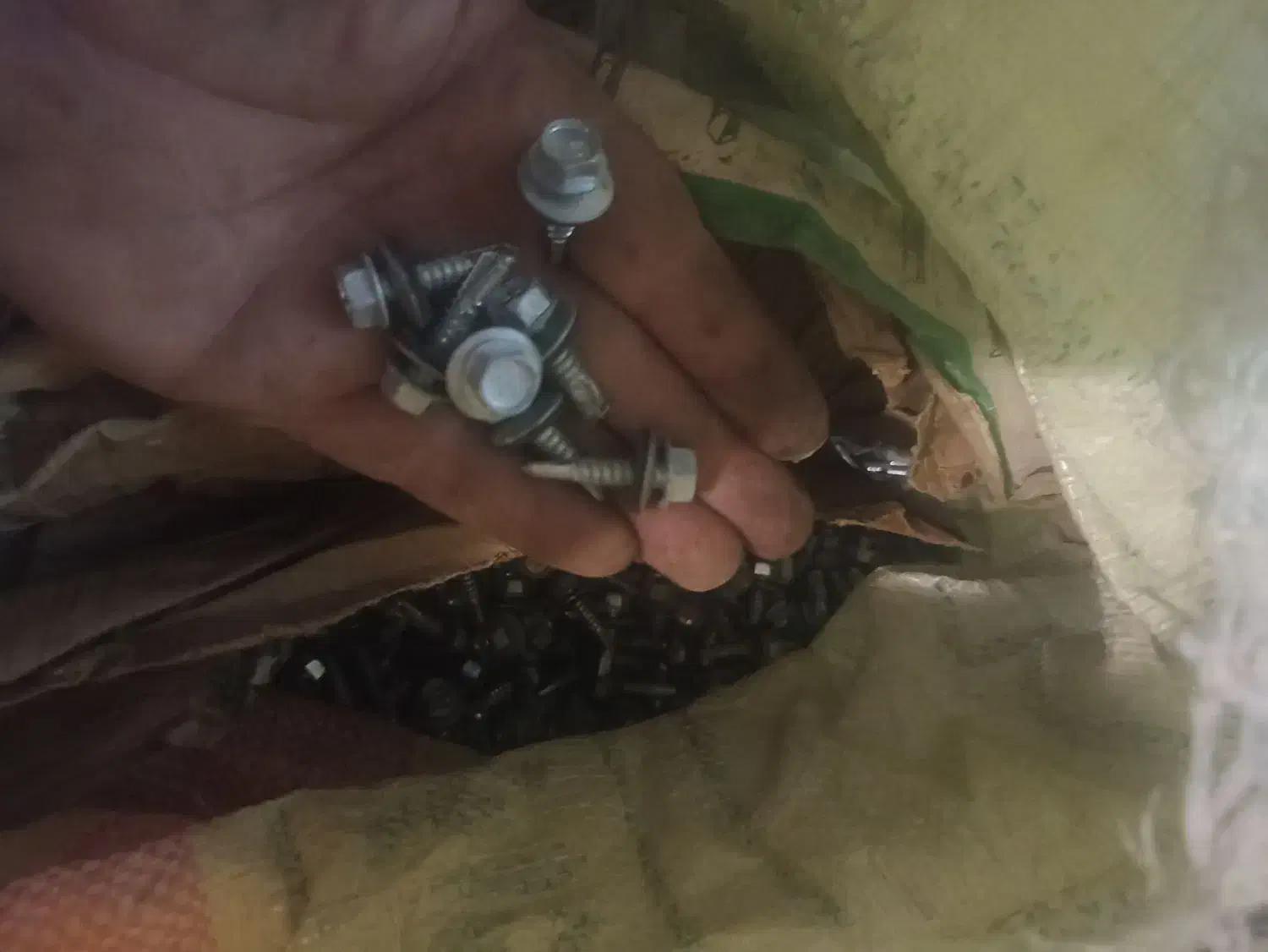 پیچ کناف و پیچ واشردار شیروانی|مصالح و تجهیزات ساختمان|الوند, |دیوار