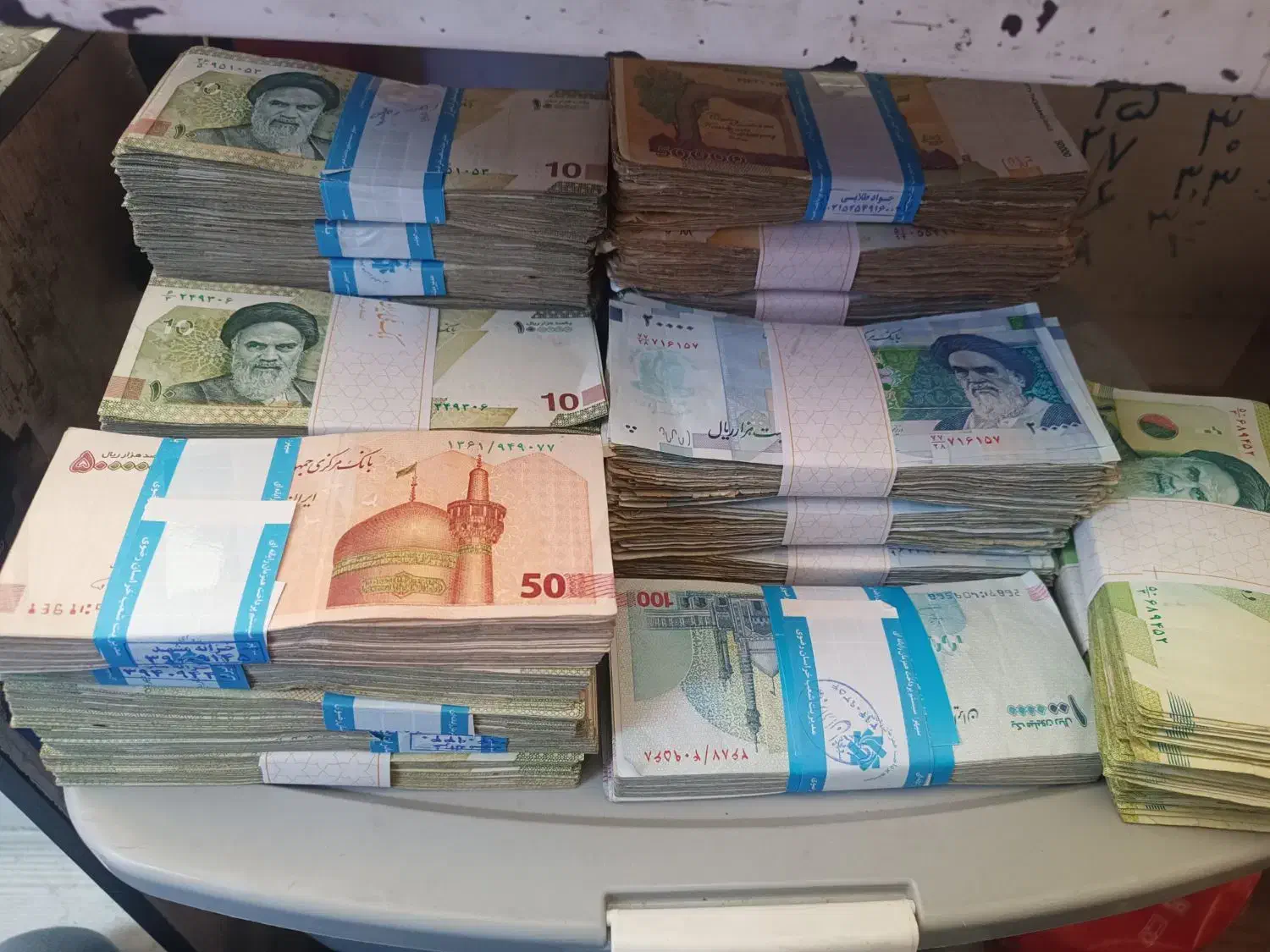 پول کلکسیونی شاباش مجلس|کلکسیون سکه، تمبر، اسکناس|مشهد, امیر المومنین|دیوار