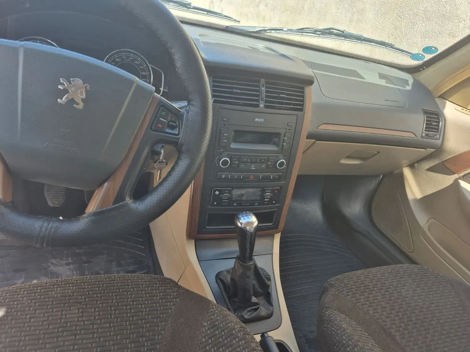 پارس تیوفایو ۴۰۲ گاز سیمی|خودرو سواری و وانت|شیراز, شهرک فرهنگیان|دیوار