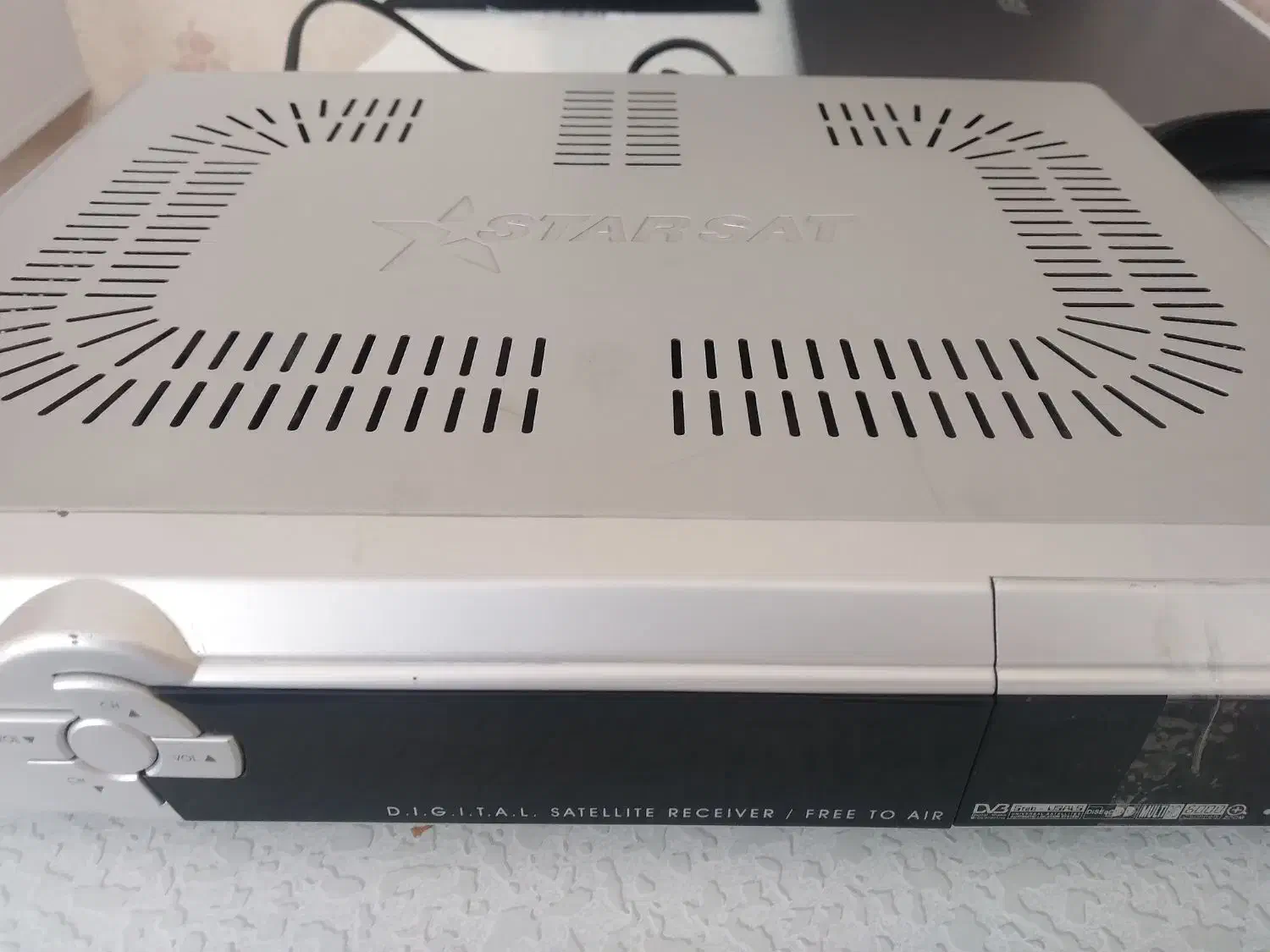 گیرنده دیجیتال|صوتی و تصویری|پرند, فاز ۶|دیوار