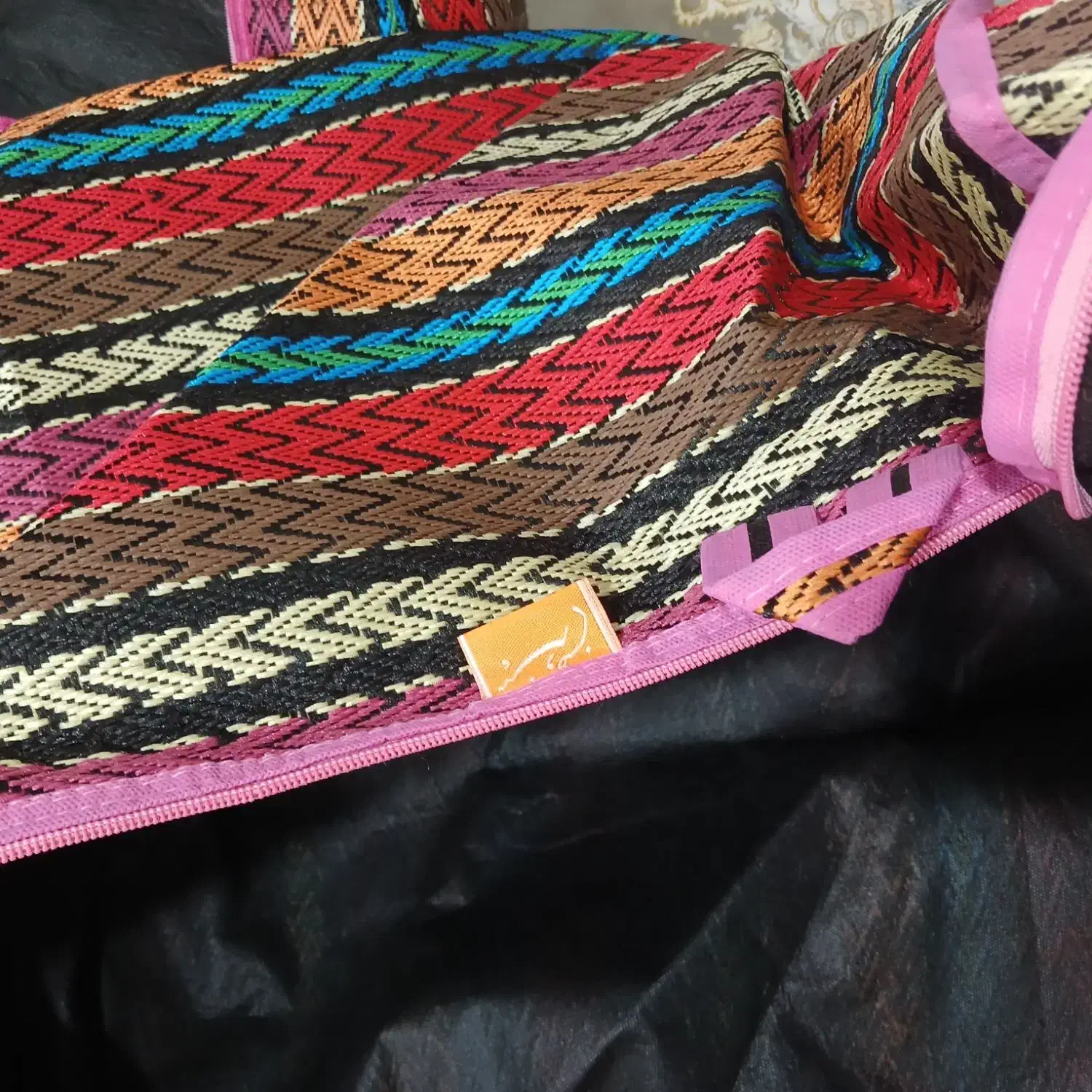 کیف بزرگ لحاف تشک|رختخواب، بالش، پتو|ارومیه, |دیوار