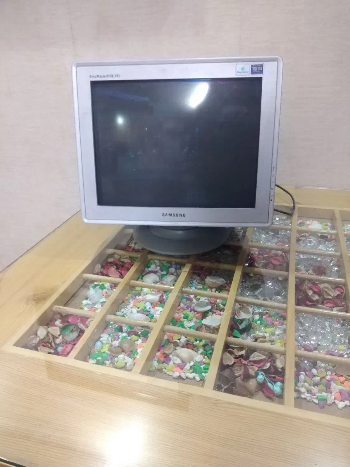 فروش مانیتور سامسونگ 17 اینچ باکیفیت تصویرر|قطعات و لوازم جانبی رایانه|مشهد, هفت تیر (حافظ)|دیوار