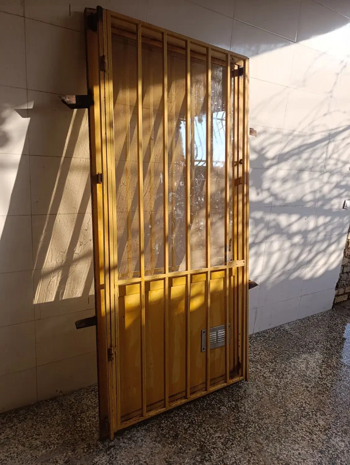 درب آهنی|مصالح و تجهیزات ساختمان|شاهینشهر, گزبرخوار|دیوار