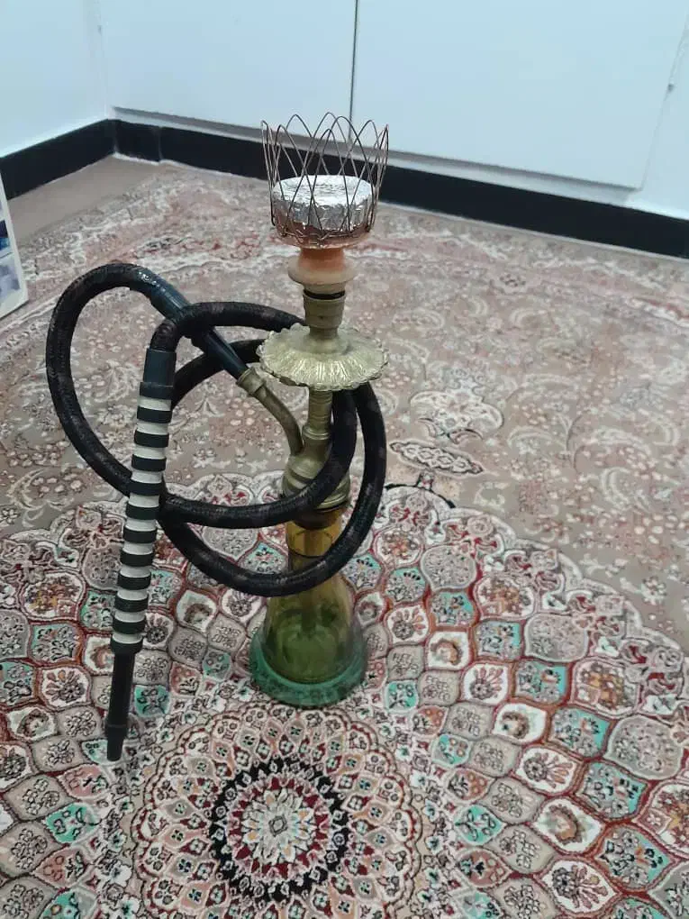 قلیون برنجی و چوبی(گردو)|کلکسیون اشیاء عتیقه|اندیشه, اندیشه فاز ۱|دیوار