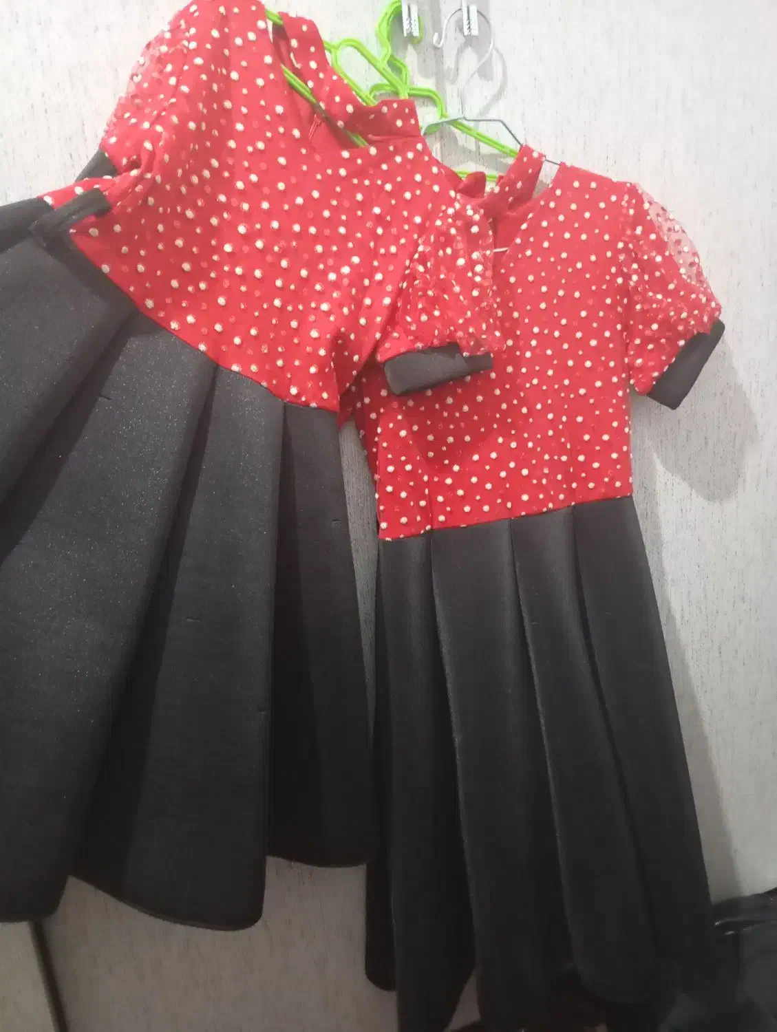 یک جفت لباس دخترانه  در حد نو|کفش و لباس بچه|نظرآباد, نظرآباد|دیوار