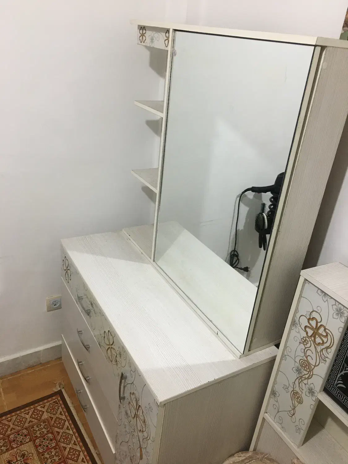 تخت خواب|تخت و سرویس خواب|رشت, امین الضرب|دیوار