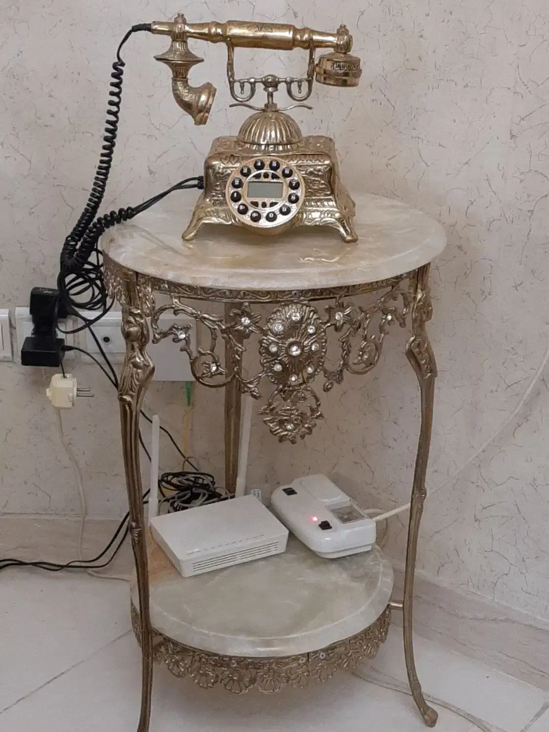 میز و تلفن|میز تلفن|اراک, |دیوار