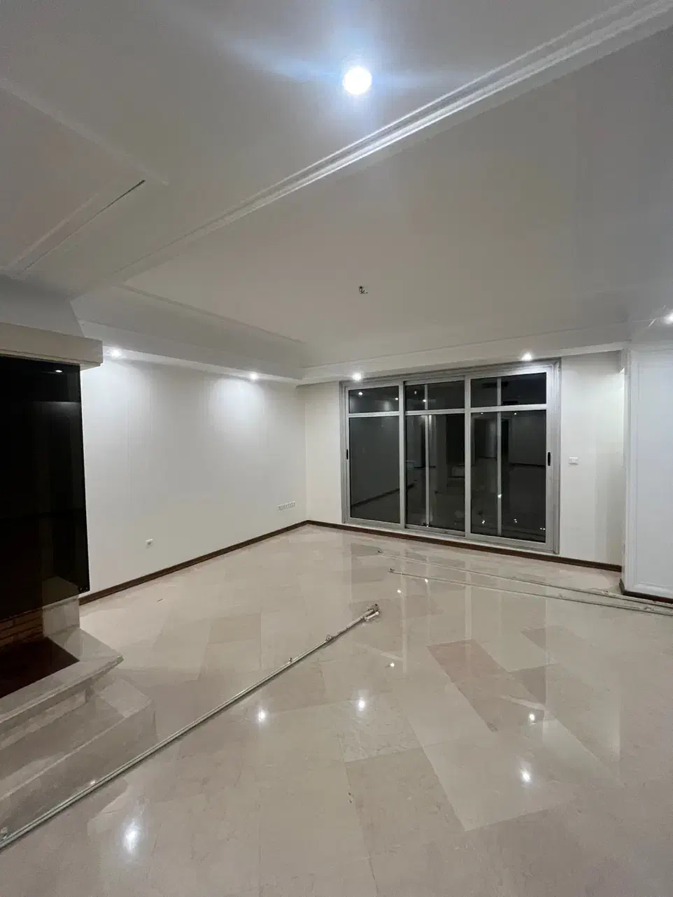 فرمانیه سنبل*340متر*4خواب*غرق در نور*تراس چیدمانی