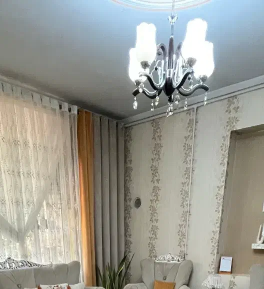 لوستر پنج شاخه بسیار تمیز|لوستر و چراغ آویز|همدان, |دیوار