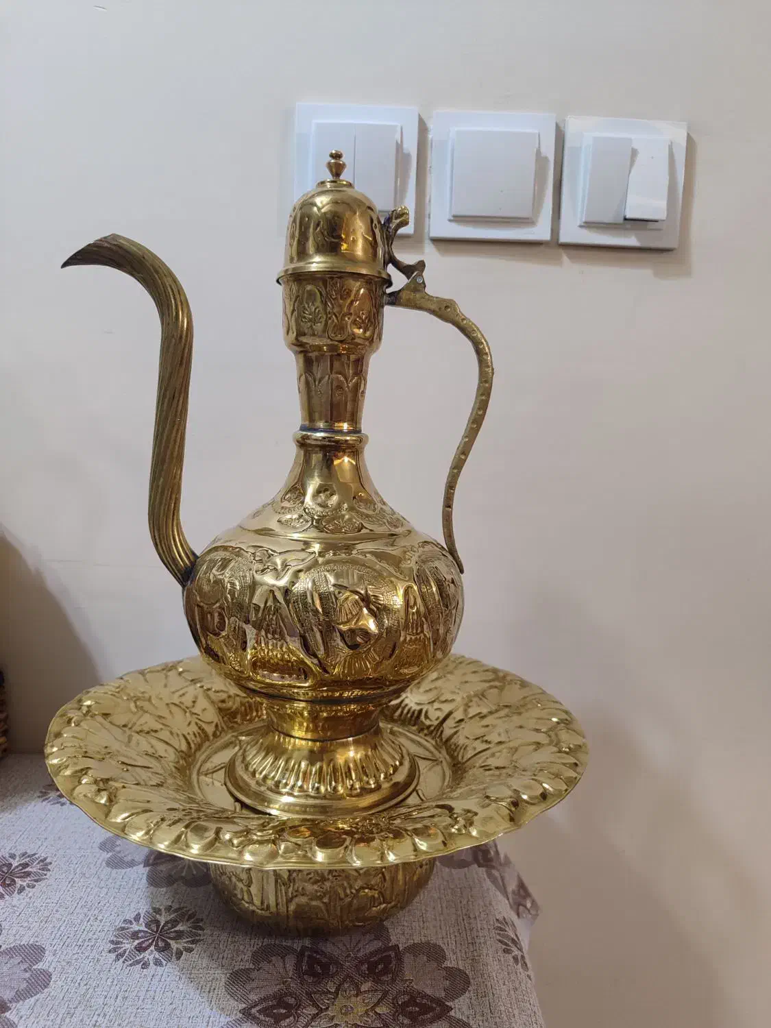 آفتابه لگن|کلکسیون اشیاء عتیقه|تبریز, |دیوار