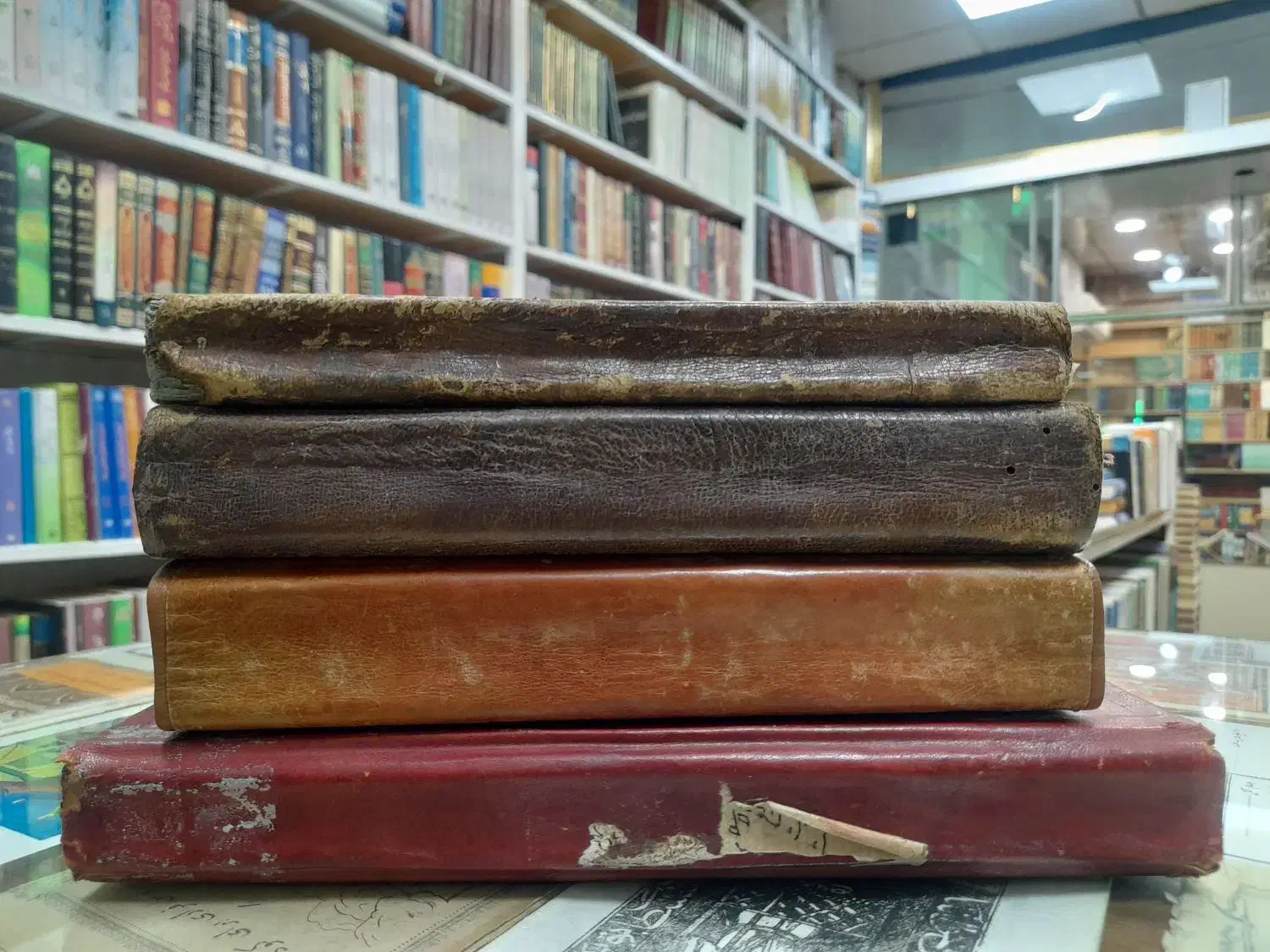 نسخه خطی (فلسفه فقه ادبیات عرب)|کتاب و مجله تاریخی|قم, ارم|دیوار