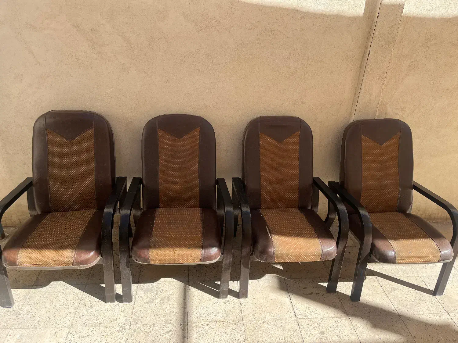 صندلی انتظار|صندلی و نیمکت|بیرجند, |دیوار