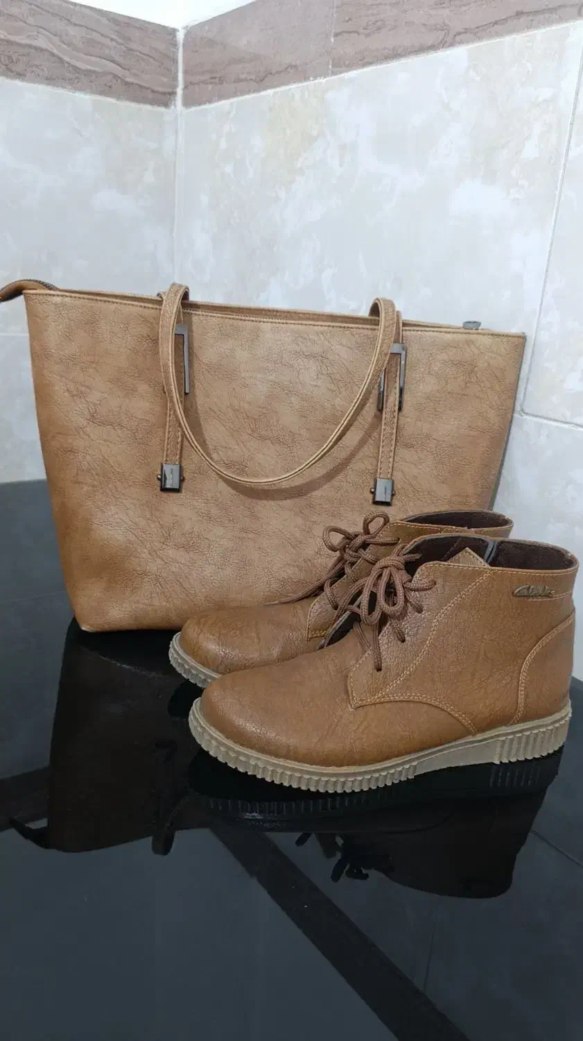 پوتین کیف صندل لباس|لباس|هشتگرد, شهرک راه آهن|دیوار