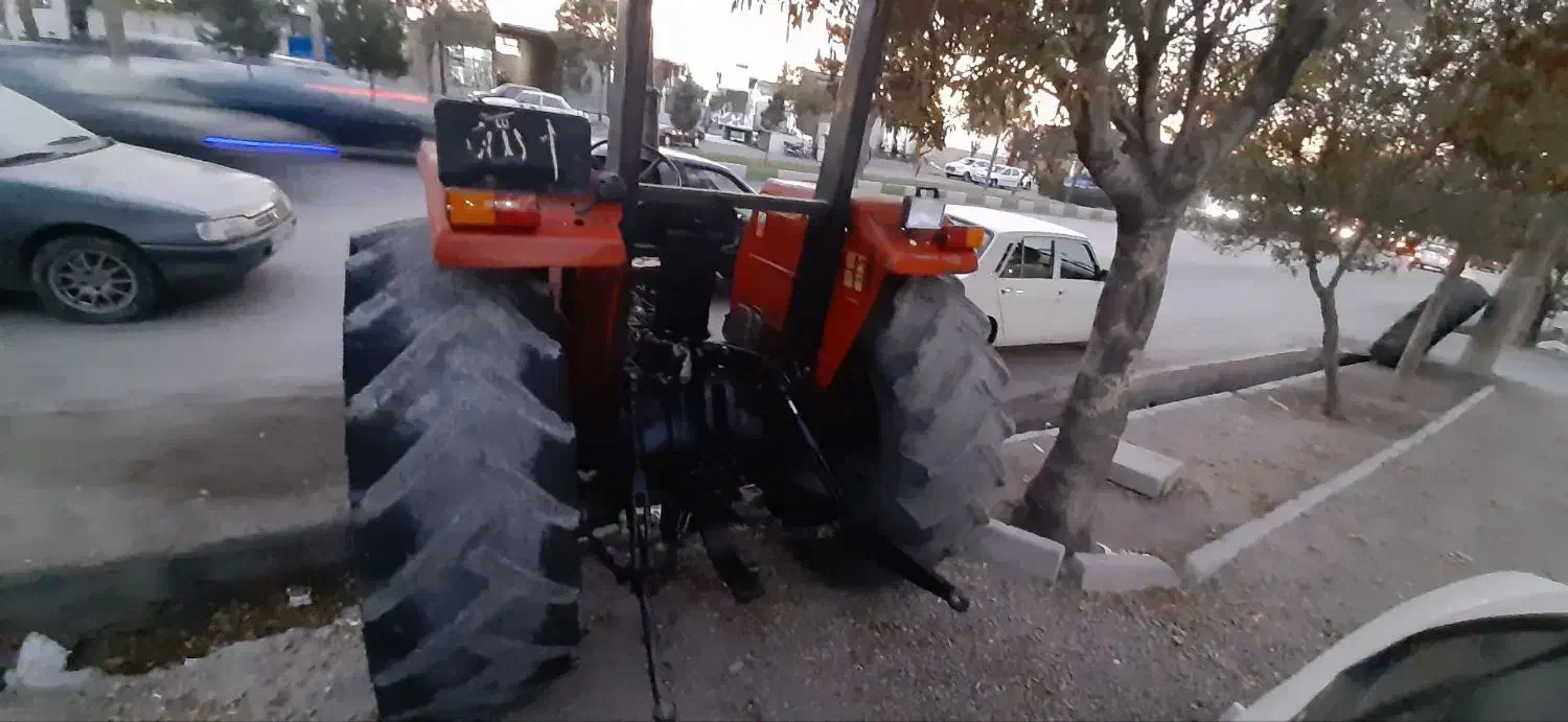 تراکتور|خودرو سنگین|دره رود, |دیوار