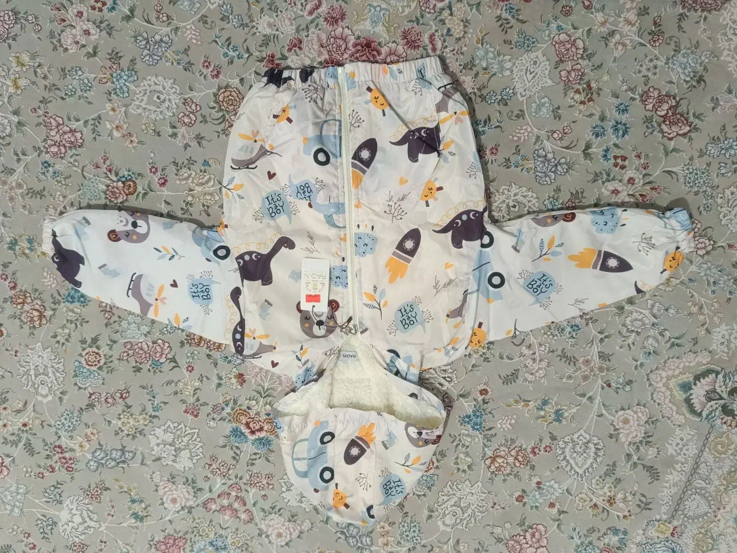 بارونی|لباس|تویسرکان, |دیوار