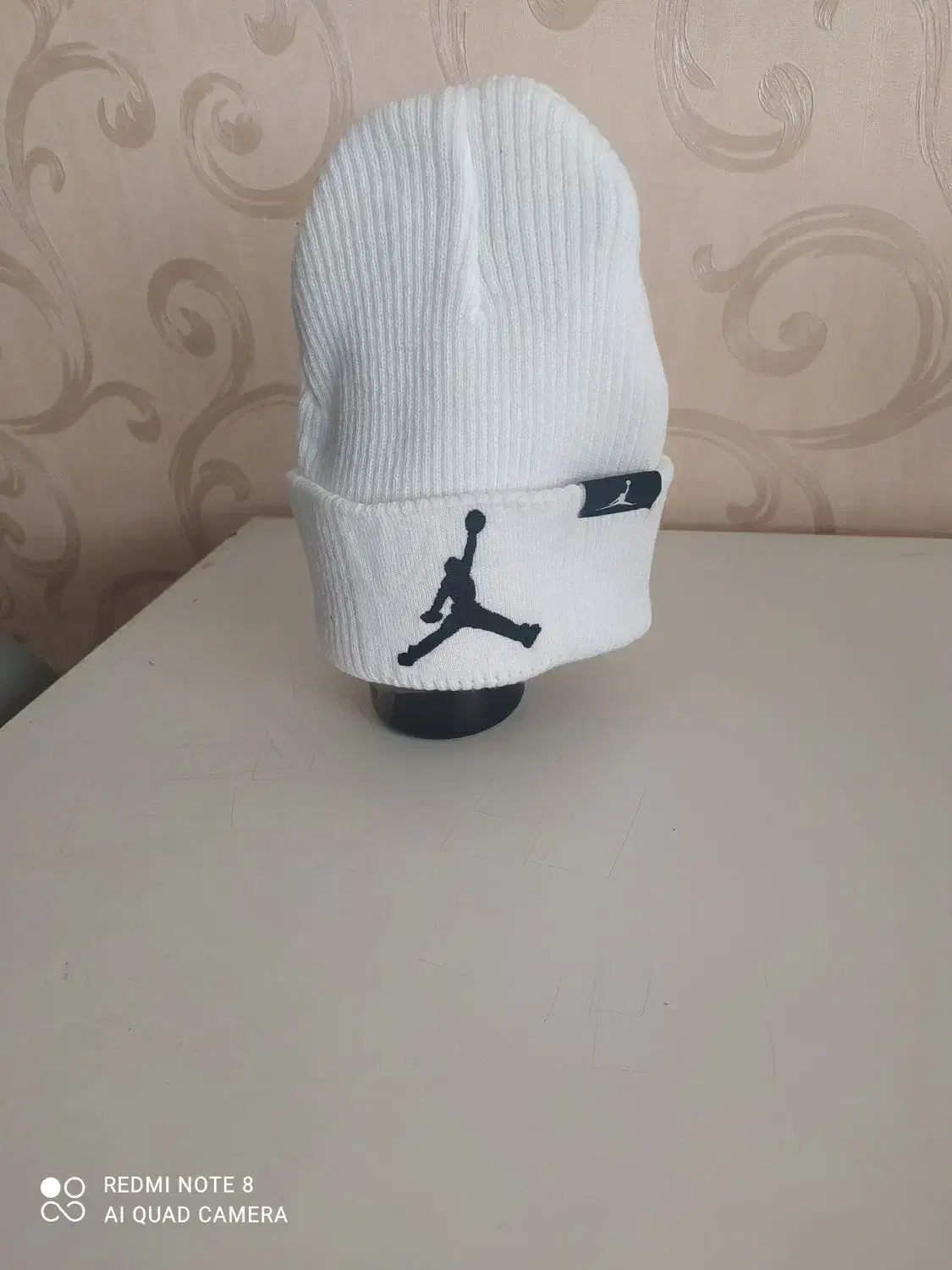 دو عدد کلاه|لباس|بیرجند, |دیوار