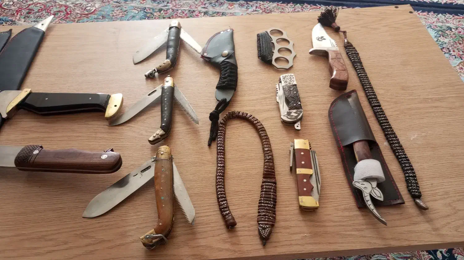 مقداری چاقو کهنه و جدیدی زیر قیمت بازار انگشتر|کلکسیون اشیاء عتیقه|اصفهان, رزمندگان|دیوار