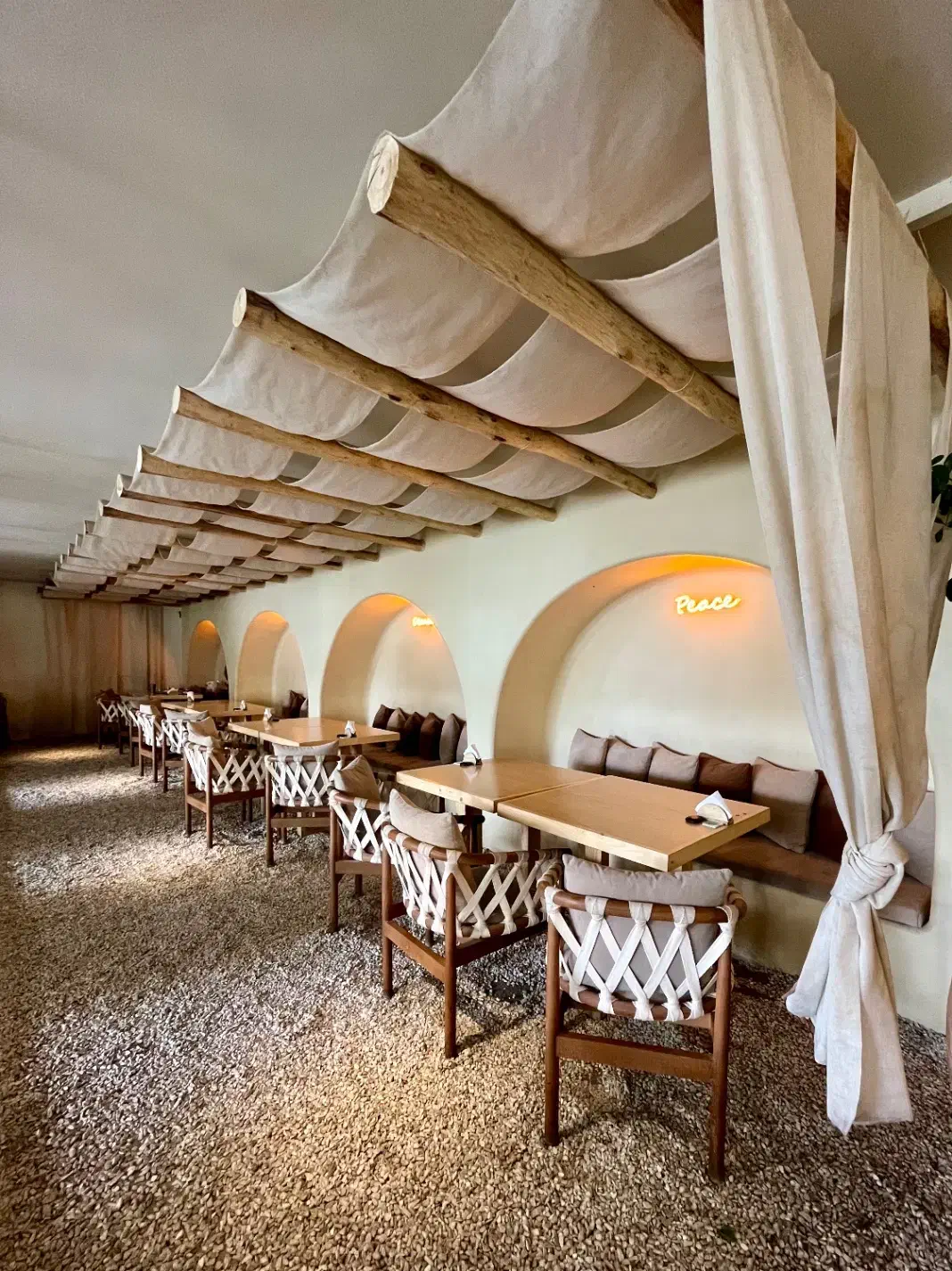 کمک اشپز فرنگی ایرانی|استخدام خدمات فروشگاه و رستوران|تهران, پاسداران|دیوار