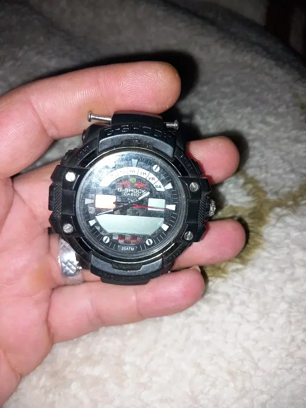 ساعت جیشاک|ساعت|کرج, باغستان|دیوار