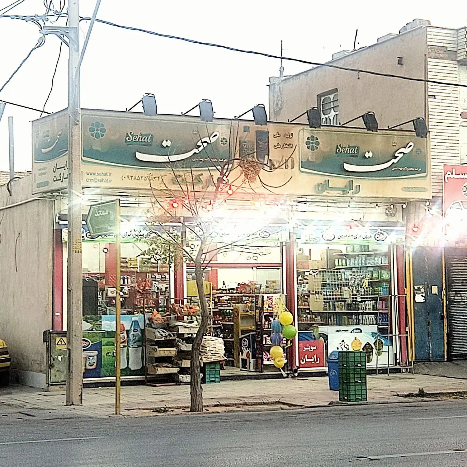 بر اصلی۹مترتابلو خور سرنبش(دشت چنار)محراب|فروش مغازه و غرفه|شیراز, دشت چنار|دیوار