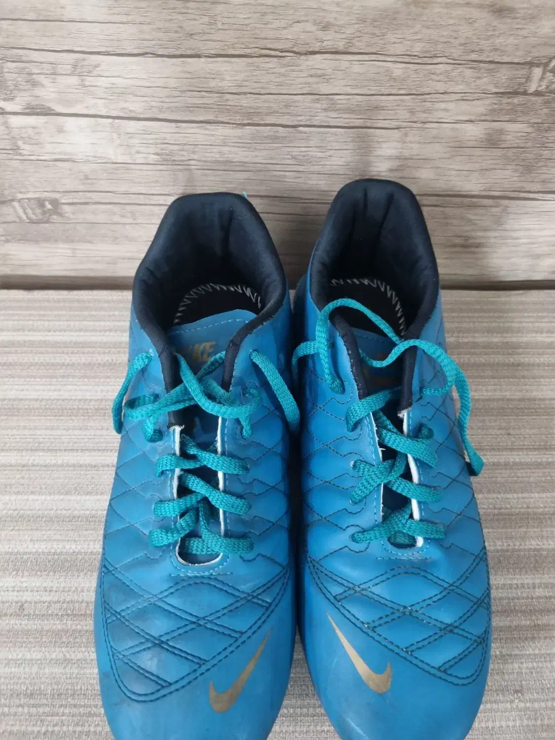 کفش چمن|کیف، کفش، کمربند|مشهد, خواجه ربیع|دیوار