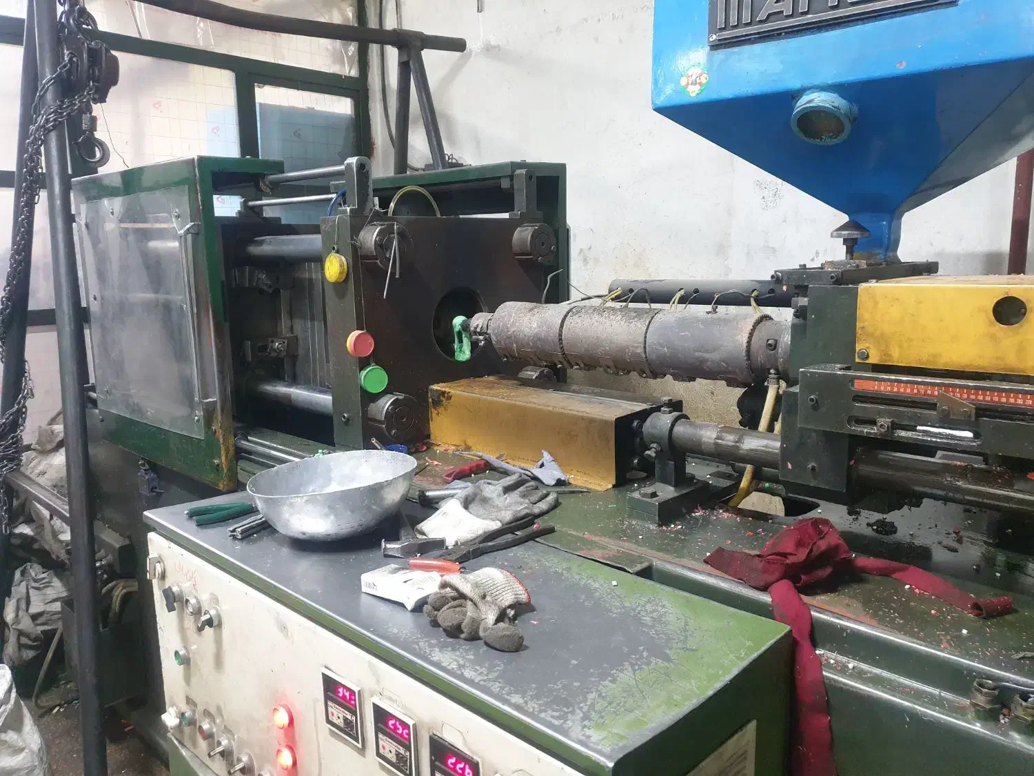 کارگر ساده مرد(سیگاری نباشند)|استخدام صنعتی، فنی، مهندسی|تهران, اتحاد|دیوار