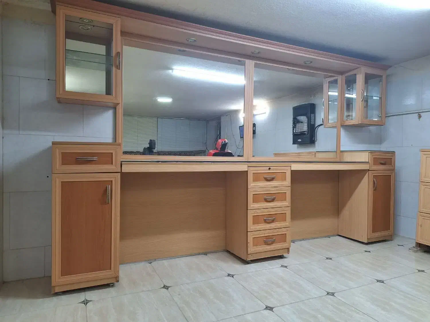 فروش دکور آرایشگاه زنانه|آرایشگاه و سالنهای زیبایی|اشکذر, |دیوار