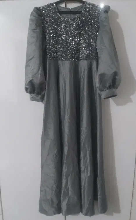 لباس مجلسی|لباس|گرگان, |دیوار