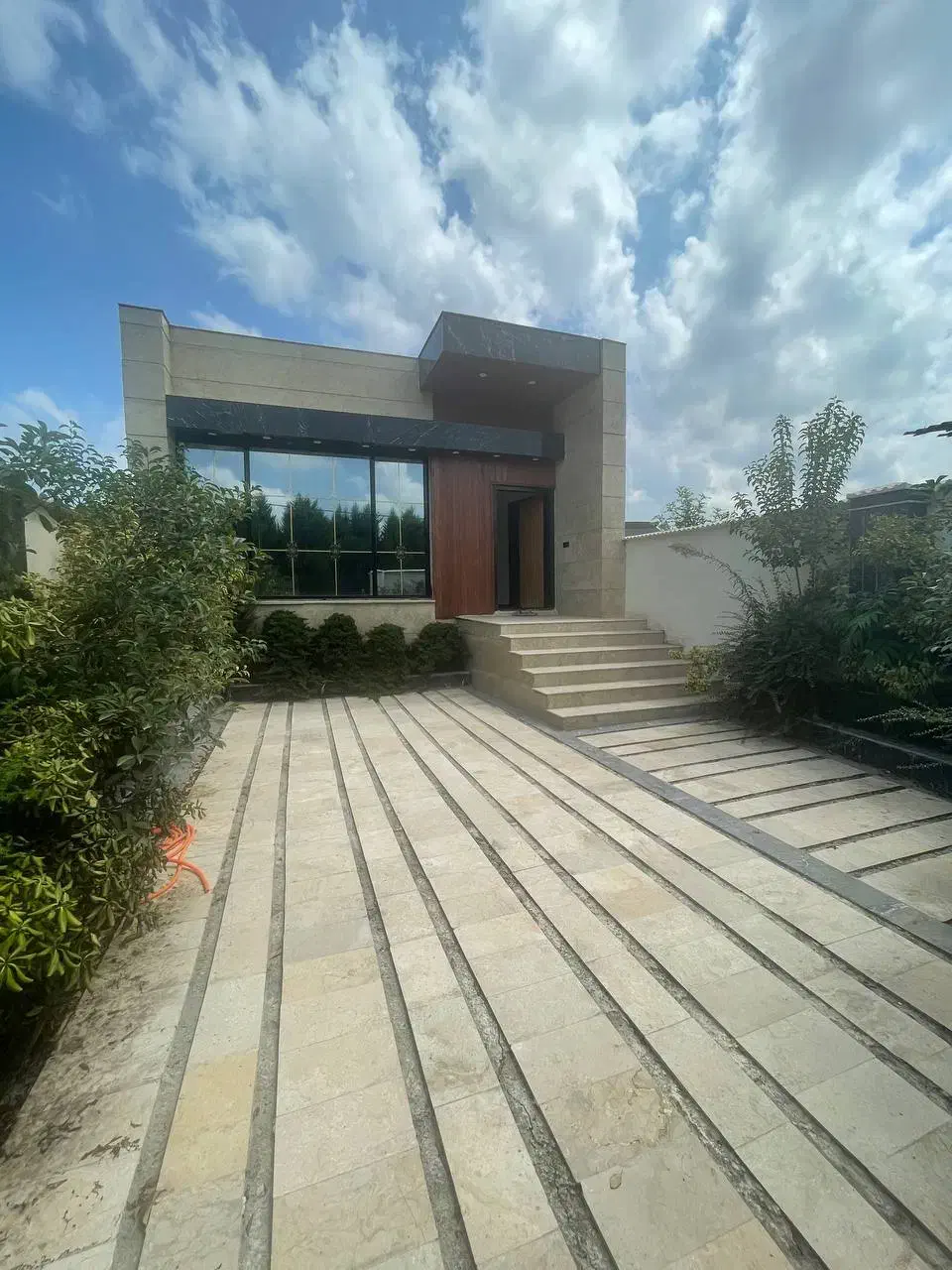 ویلا باغچه نوساز مدرن شهرکی سند تکبرگ|فروش خانه و ویلا|رحیمآباد, |دیوار