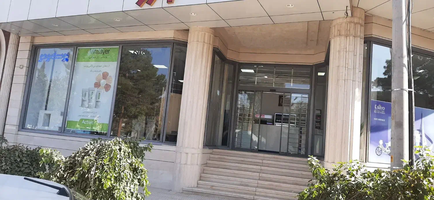 فروش مغازه ۲۱۰متری تجاری بسیار شیک پارک نشاط|فروش مغازه و غرفه|کرمان, |دیوار