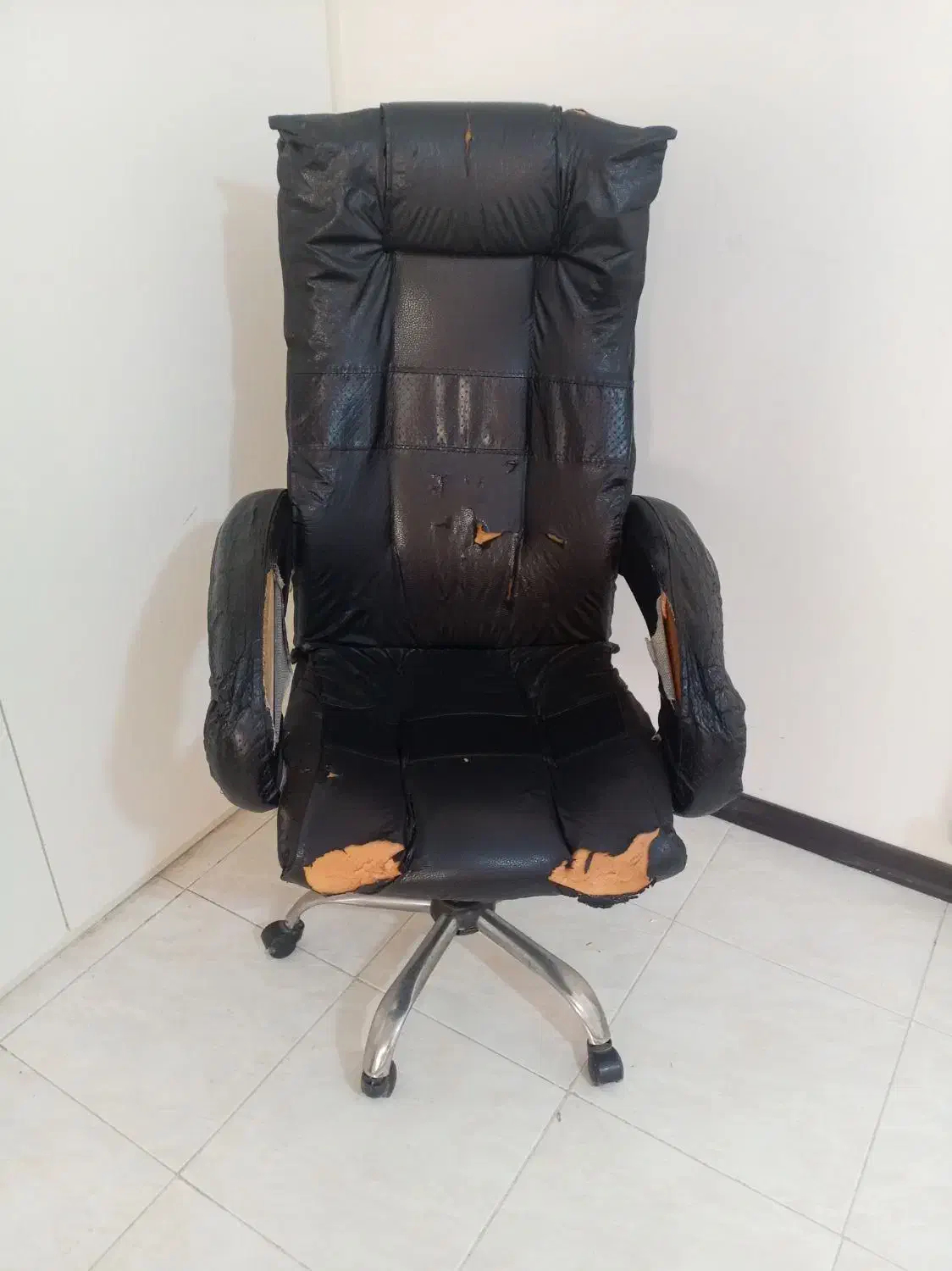 صندلی چرم|مبلمان اداری|پرند, فاز ۴|دیوار