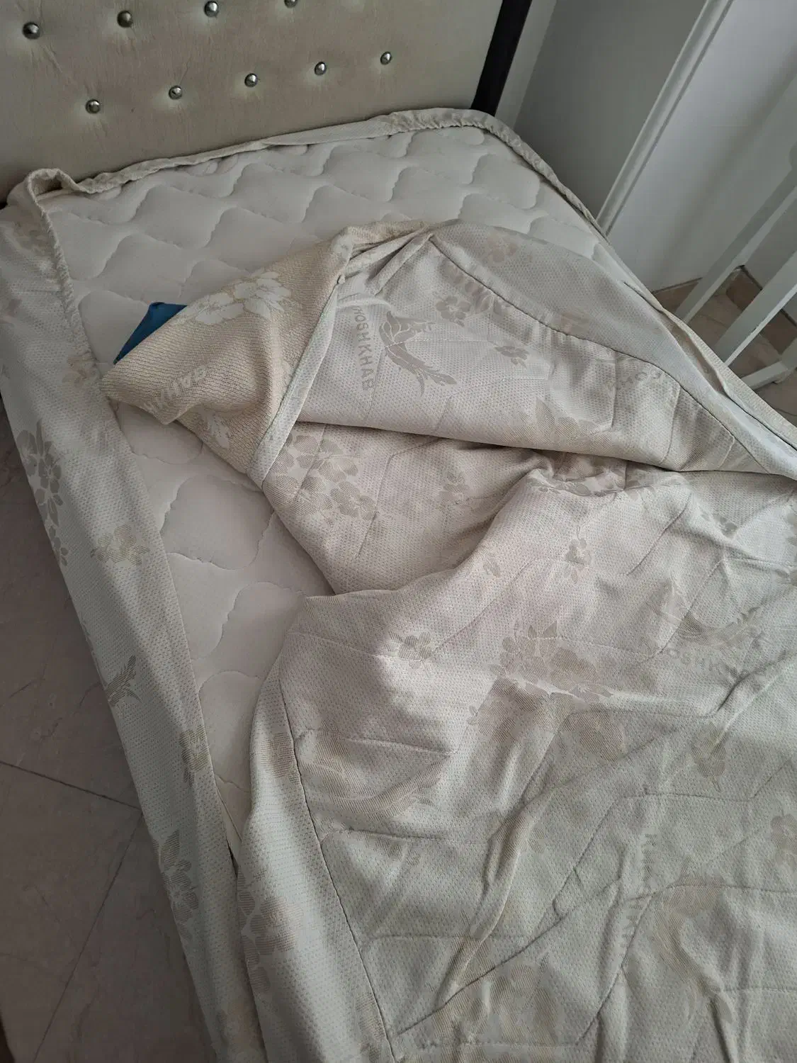 تخت فلزی . کفه فلزی .خوشخواب طبی .دوتا روکش|تخت و سرویس خواب|بابلسر, |دیوار