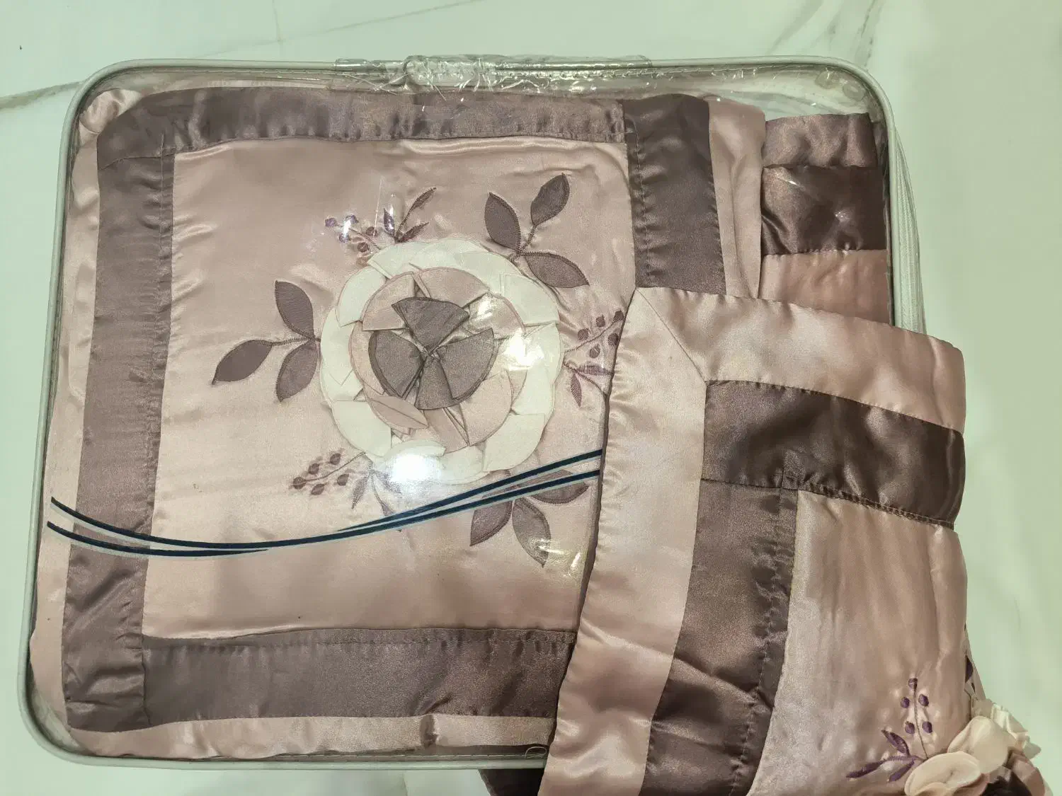 رو تختی ساتن|سرویس روتختی|رشت, صفاری|دیوار