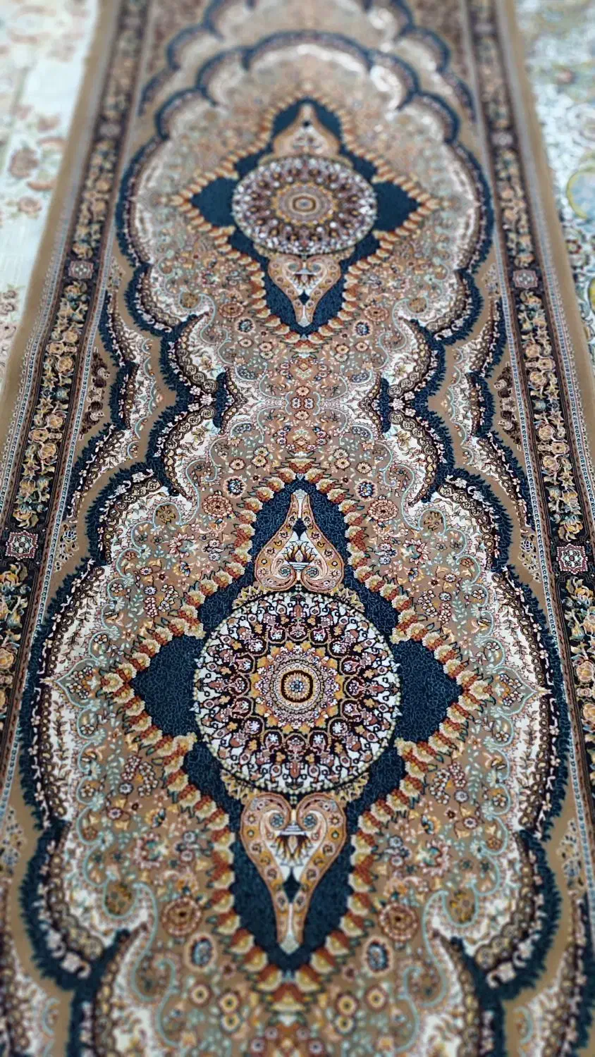 فرش کناره یک در سه|فرش|قدس, شهر‌قدس|دیوار