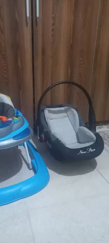 کریر.روروئک موزیکال و چرخدار.گهواره|اسباب و اثاث بچه|فردیس, فردیس|دیوار