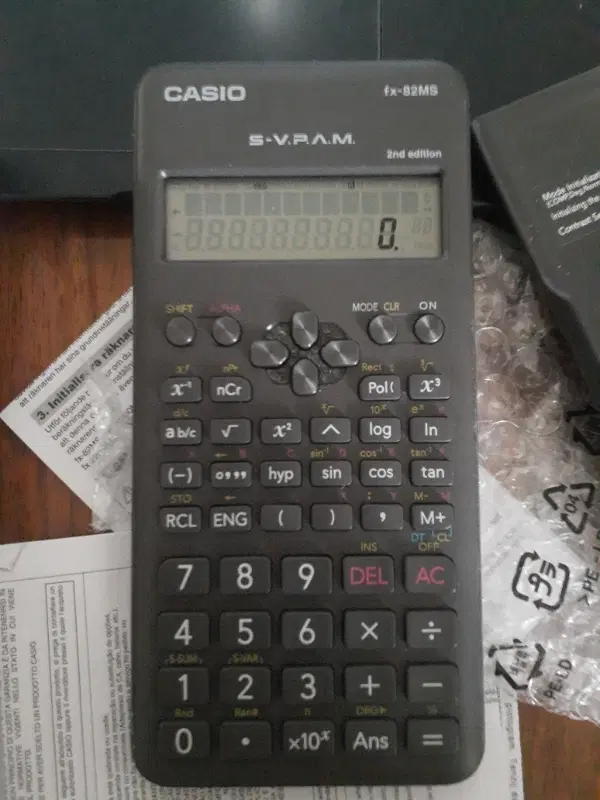 ماشبن حساب مهندسی Casio fx-82|لوازم التحریر|تهران, شهرک غرب|دیوار