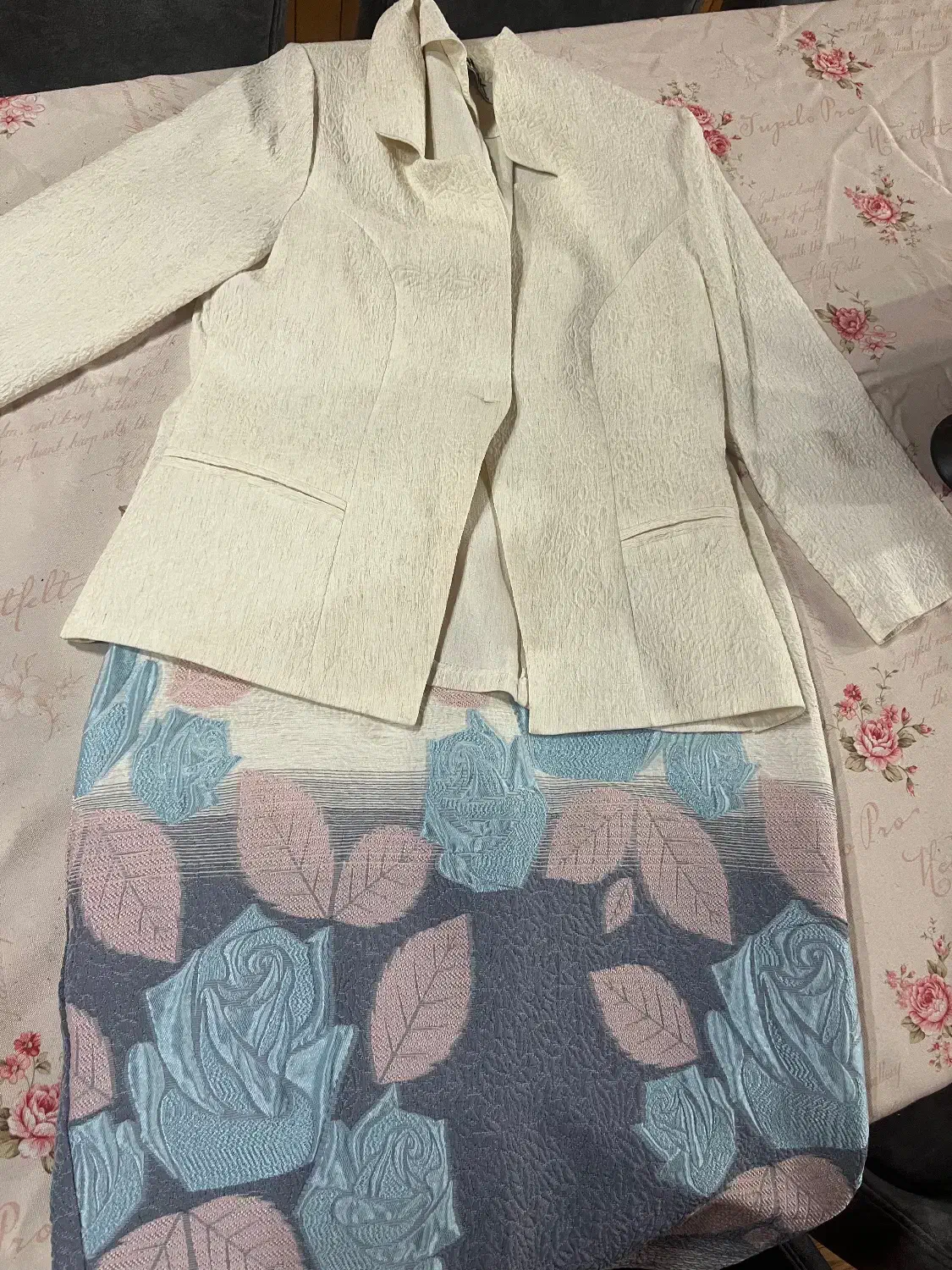 فروش تعدادی لباس در حد نو|لباس|رشت, عینک|دیوار