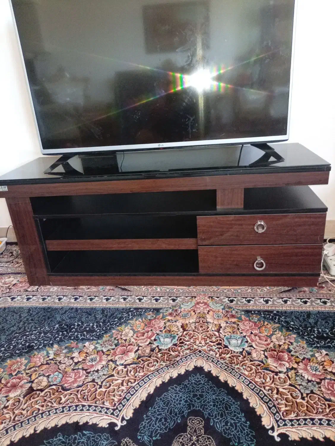 زیرتلوزیون|میز تلویزیون|شیراز, محراب|دیوار