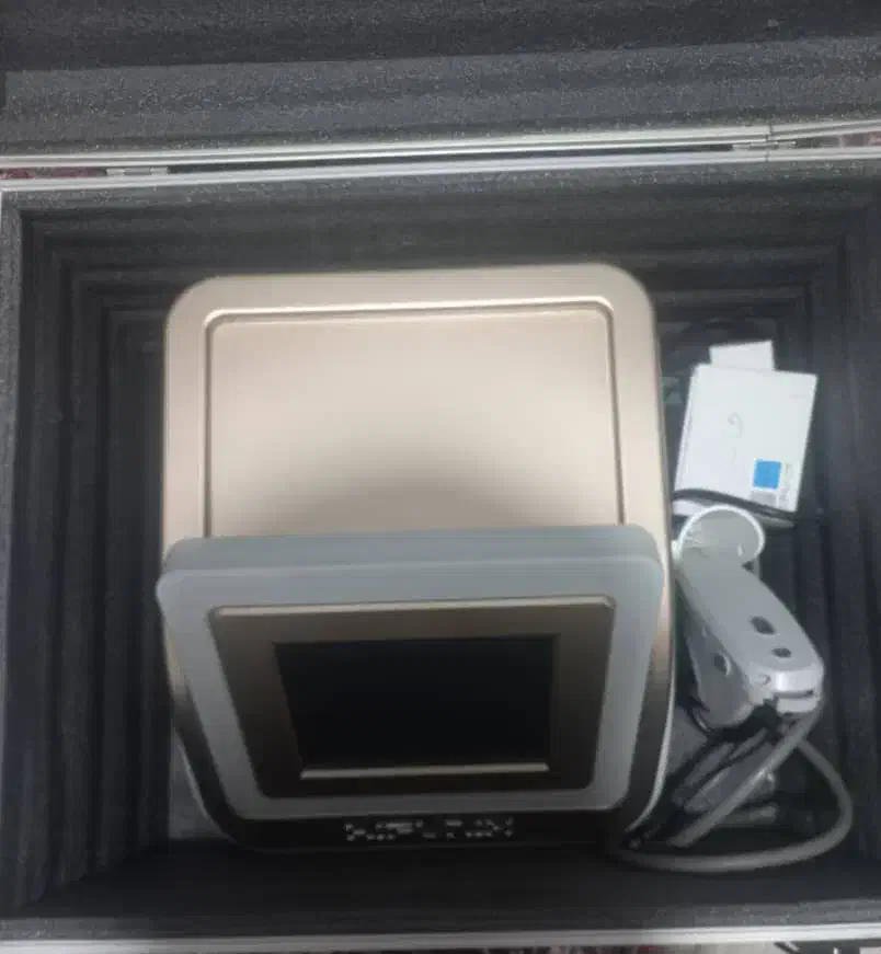 فروش یک دستگاه لیزر هایفو و یک دستگاه لاغری|آرایشی، بهداشتی، درمانی|خوی, |دیوار