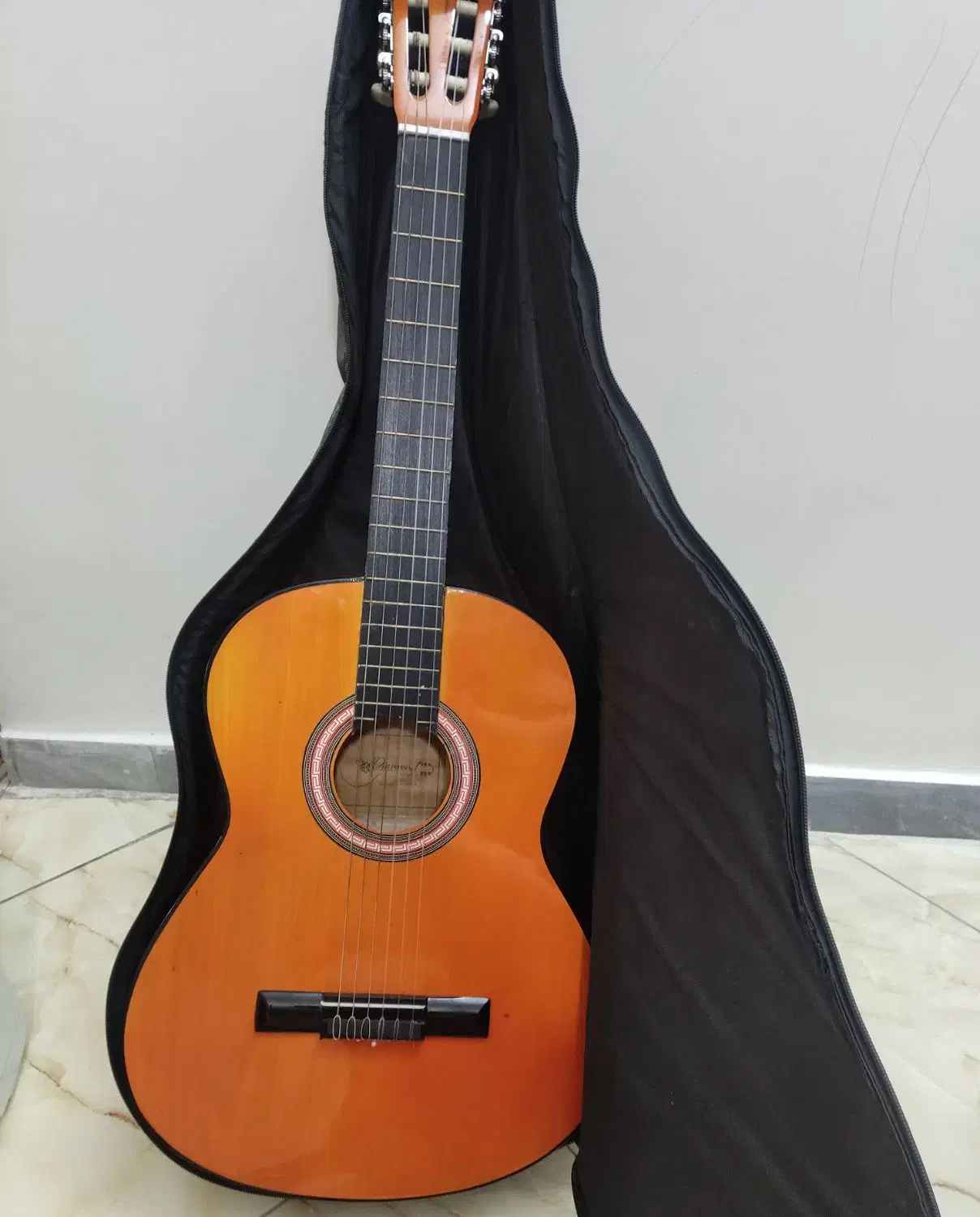 گیتار|گیتار، بیس، امپلیفایر|ری, علایین|دیوار