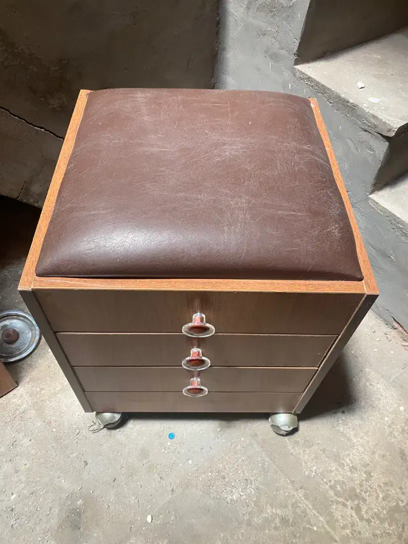 صندلی چرخ خیاطی|لوازم خیاطی و بافتنی|رفسنجان, |دیوار