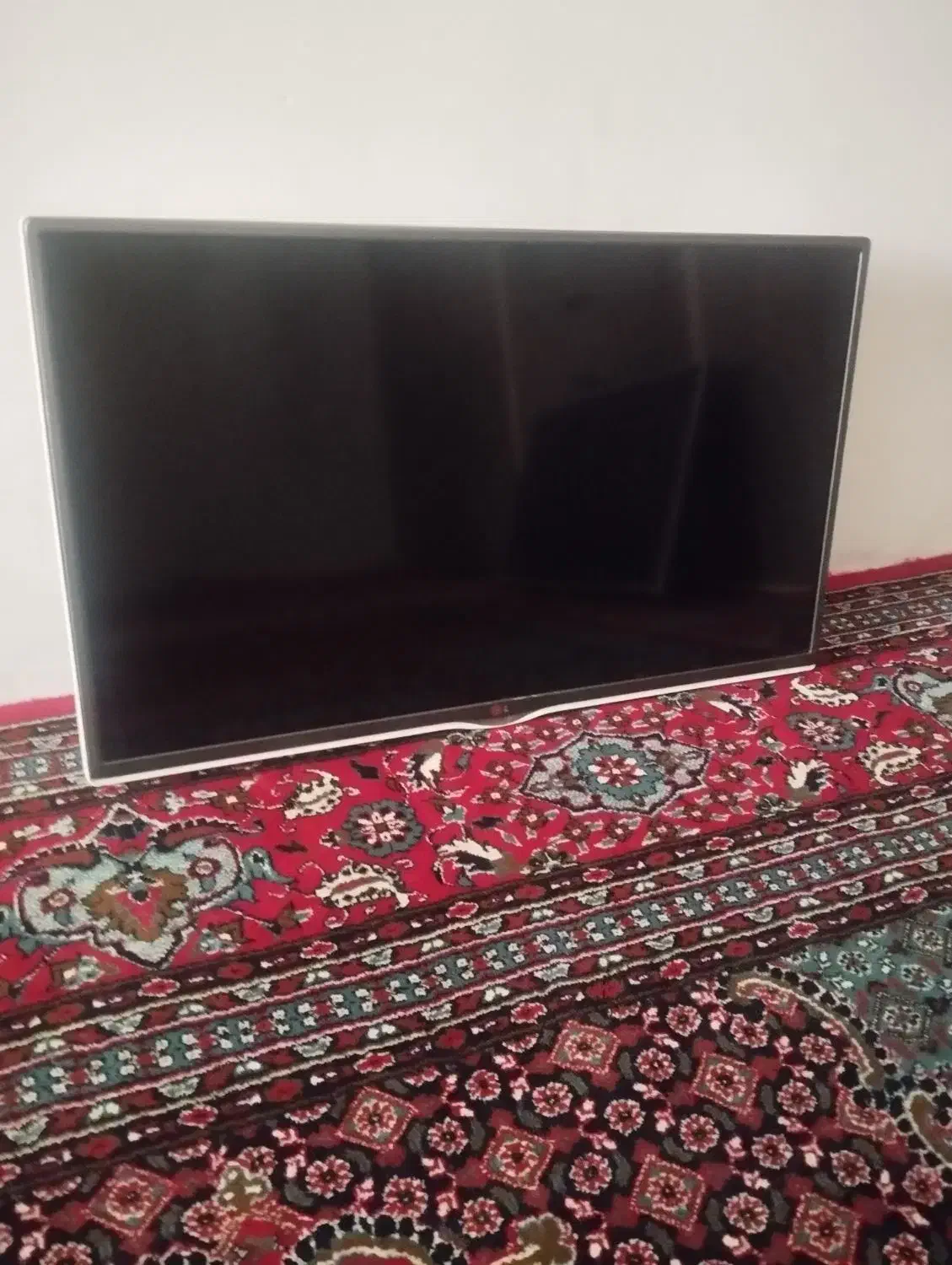 تلویزیون ال ای دی 32اینچ|تلویزیون و پروژکتور|قروه, |دیوار