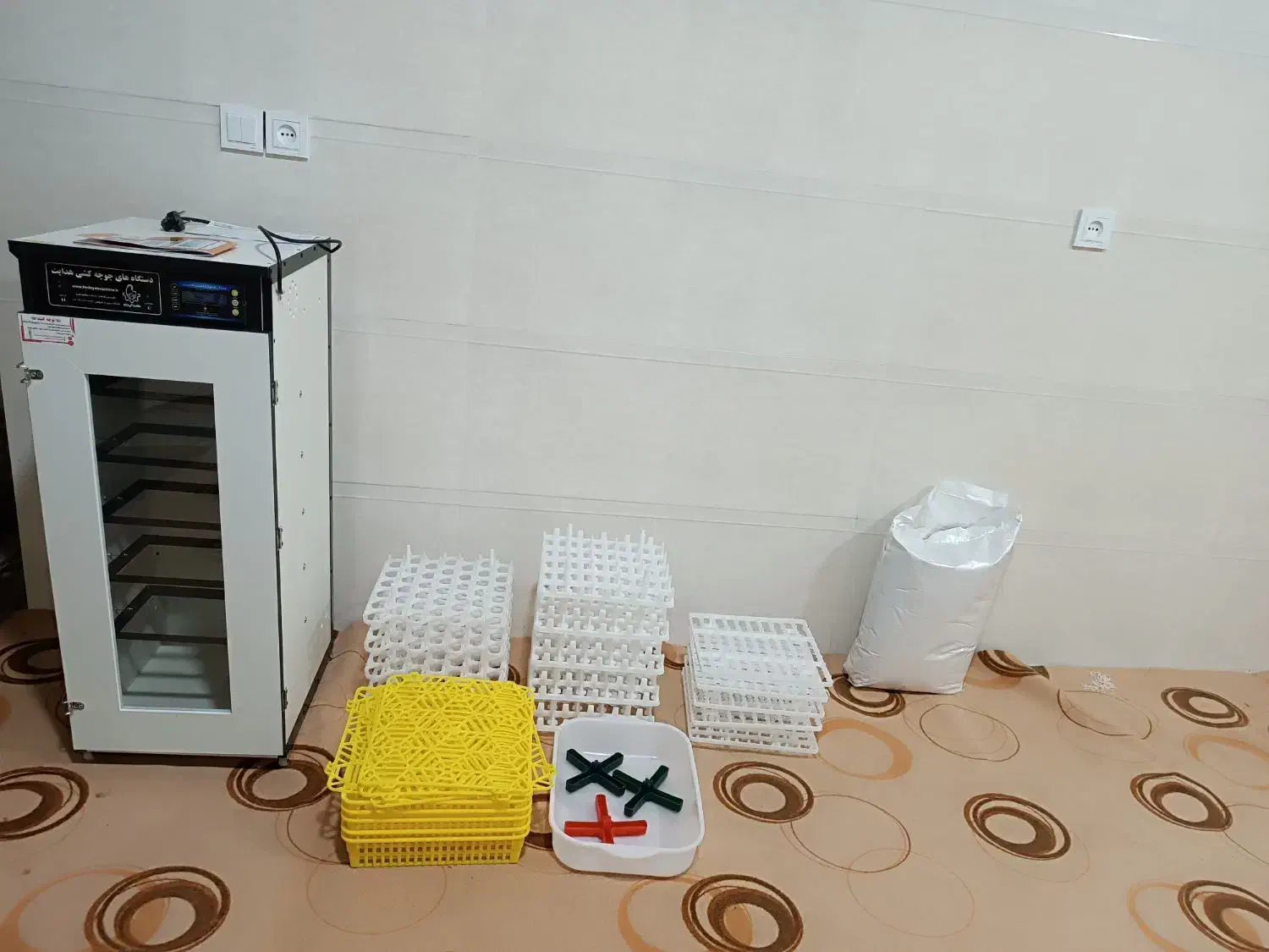 دستگاه جوجه کشی|ماشین‌آلات صنعتی|چرام, |دیوار