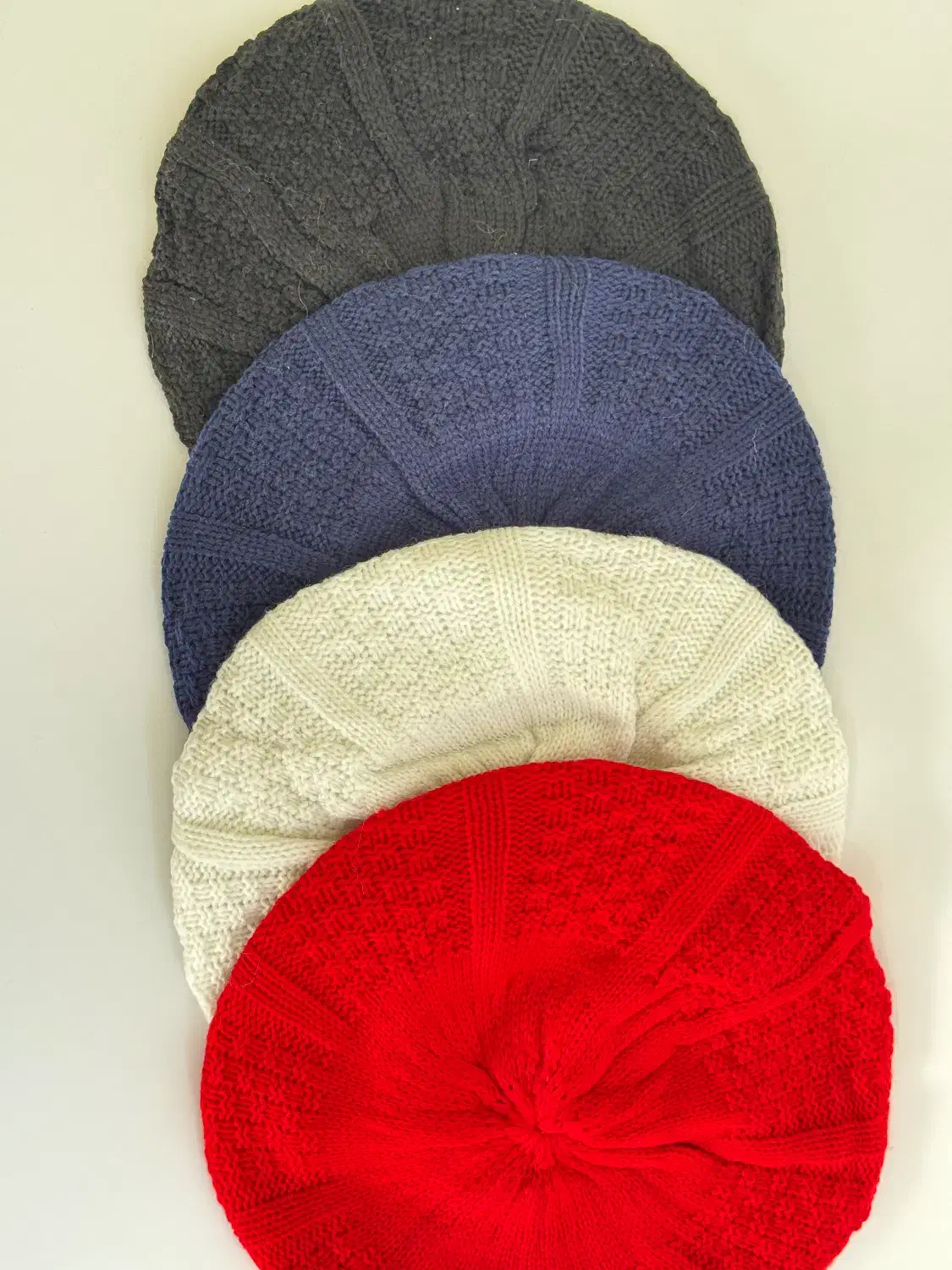 کلاه برت بافت|لباس|مشهد, آبکوه|دیوار