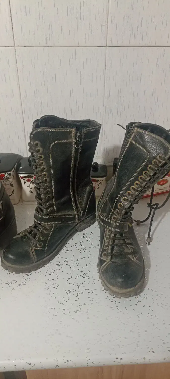 چکمه.کفش|کیف، کفش، کمربند|مشهد, دریادل|دیوار