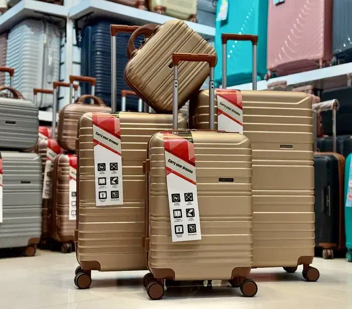 چمدان کسا اصفهان چمدون لوکس جهیزیه کیف تخفیفات کسا|کیف، کفش، کمربند|اصفهان, شهشهان|دیوار